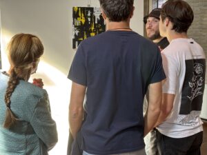 Bekijk bij Damiëns werk